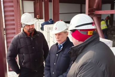 Губернатор Проморья Олег Кожемяко побывал на строительстве крытого ледового катка в Находке ИА Nakhodka.Media