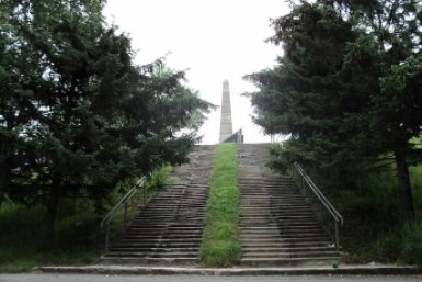 Памятник шахтерам-партизанам в Партизанске будет реконструирован commons.wikimedia.org