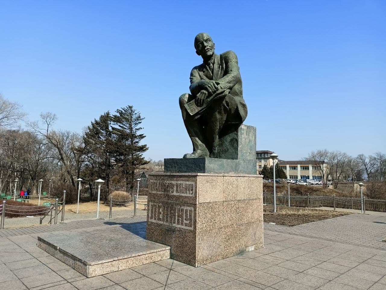 Кто усадил Ленина в Находке