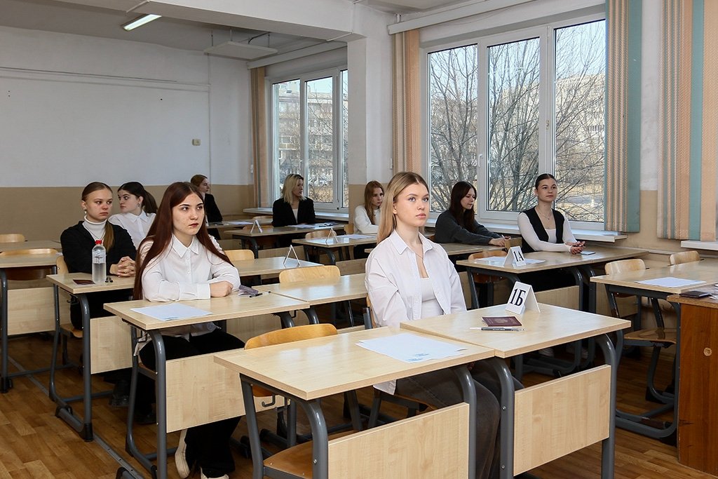 Пробные экзамены для старшеклассников стартовали в Находке