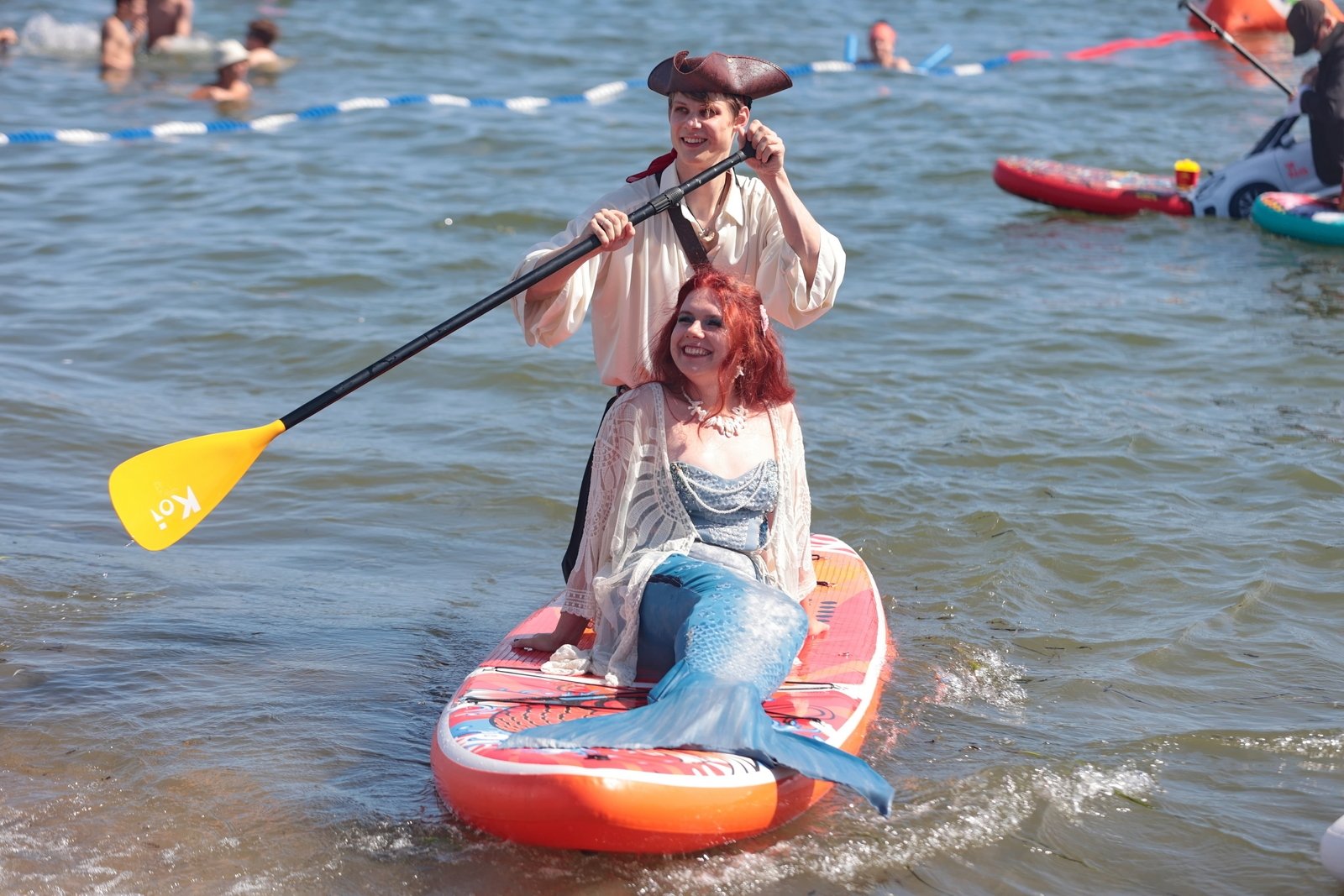 SUP-гонки, пляжный волейбол и карнавал: как прошел SUP FEST 2026 во Владивостоке